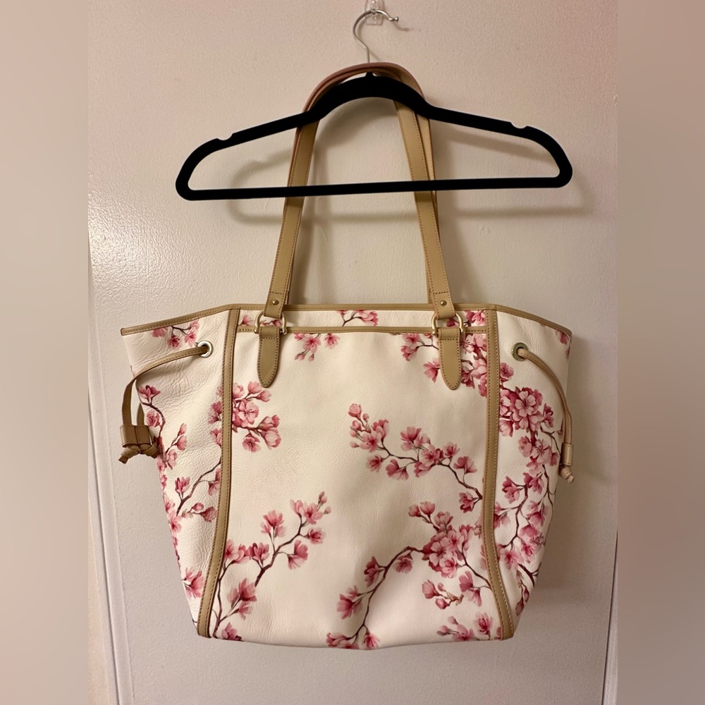 🌸Cherry Blossom Brahmin Tote Bag🌸